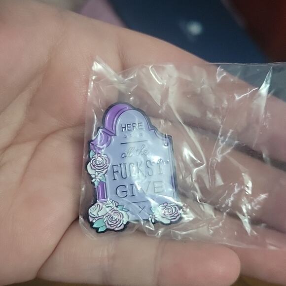 Here Lies All The F*cks I Give purple enamel tombstone pin - Picture 2 of 5
